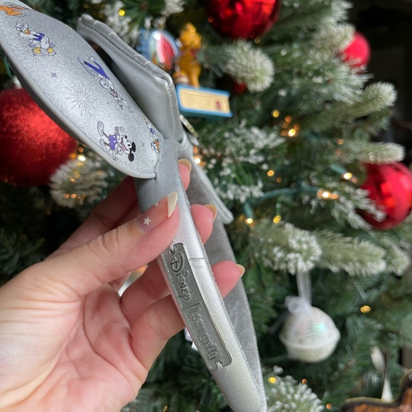 Minnie Ears Loungefly D100 - Picture 5 of 6